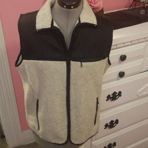 Gap sherpa vest